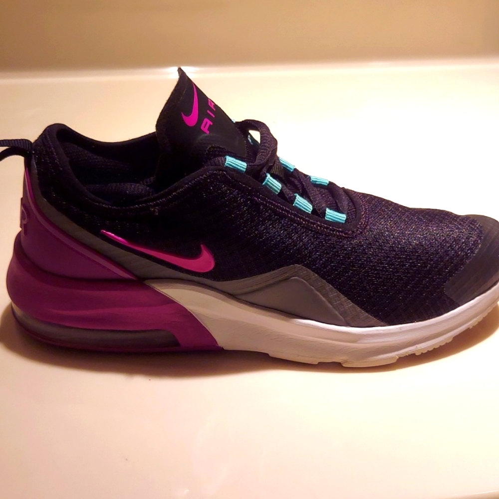 YOUTH Nike Sneakers